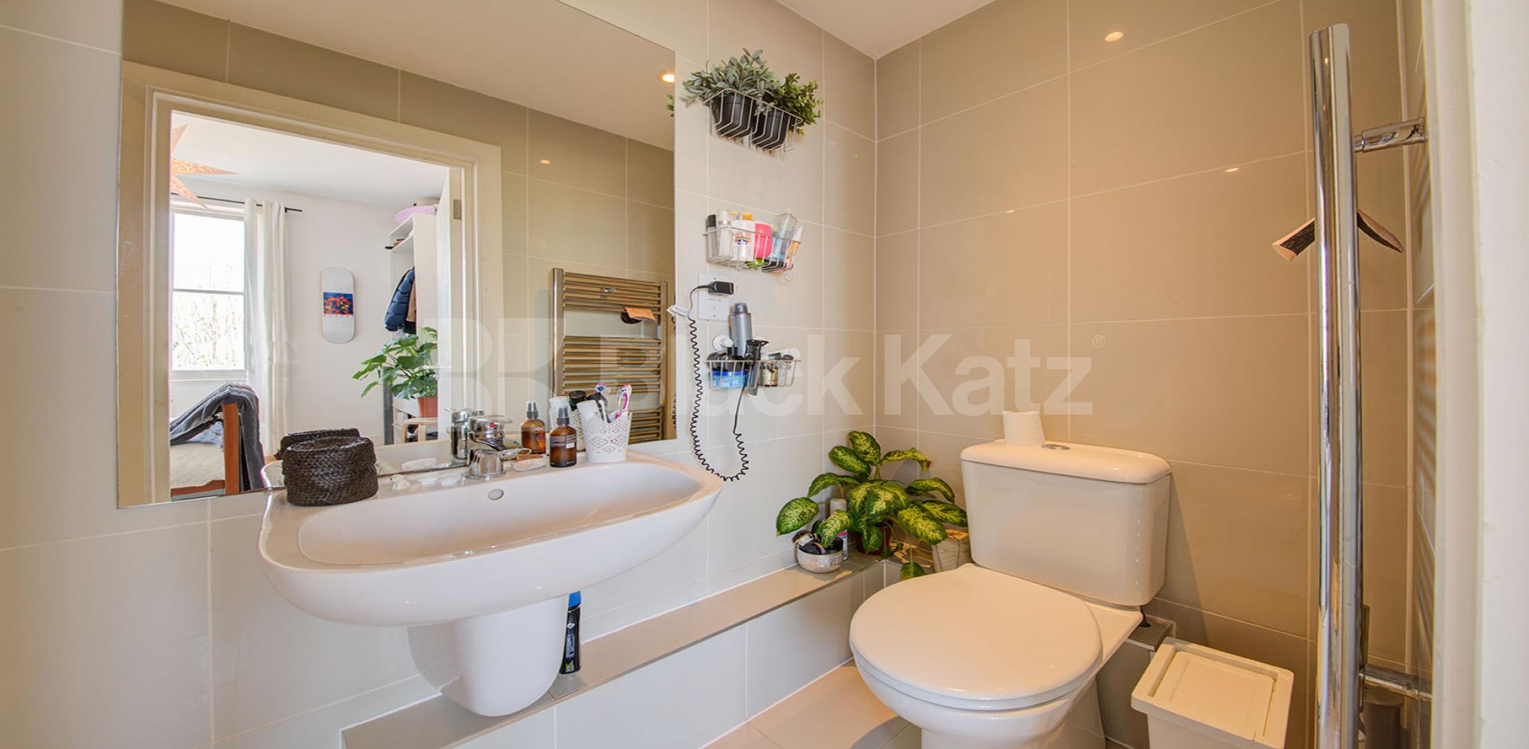 			3 Bedroom, 1 bath, 1 reception Flat			 Hilldrop Road, Tufnell Park